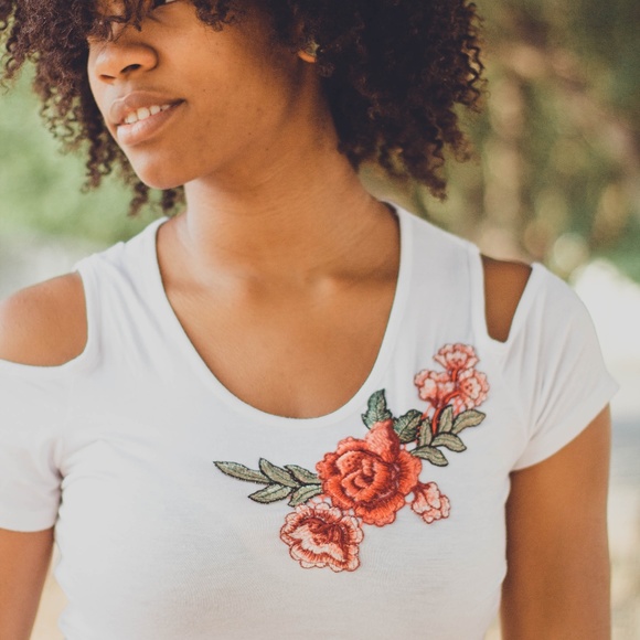 WHITE COLD SHOULDER TOP - Picture 2 of 3